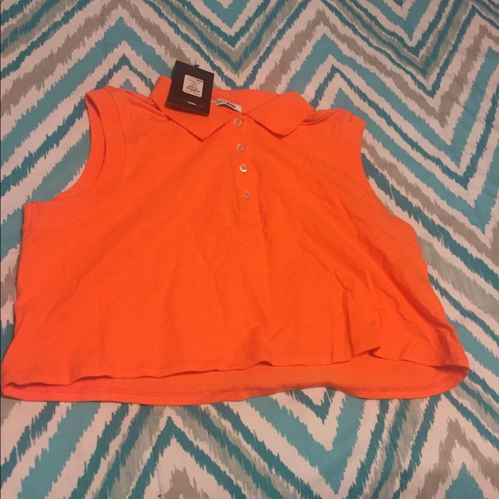 sleeveless crop top